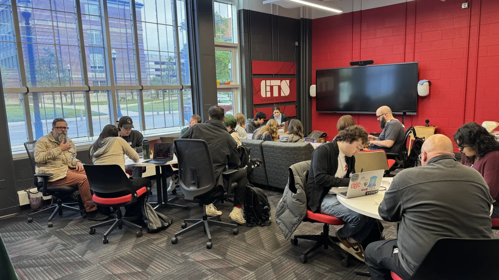 Teams collaborating in the ETS