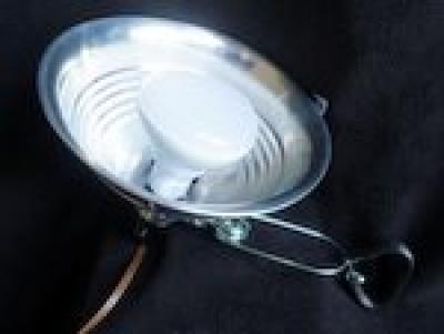 Inexpensive lighting: Work light with CFL bulb